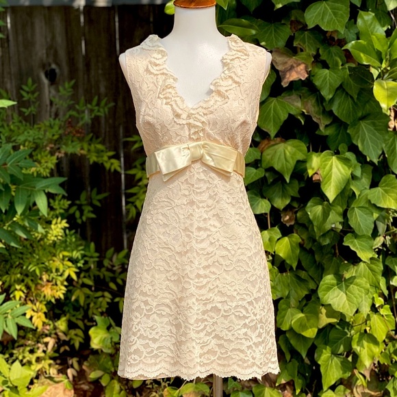 1960's Cream Lace & Satin Mini Dress & Pants Set - Picture 4 of 8